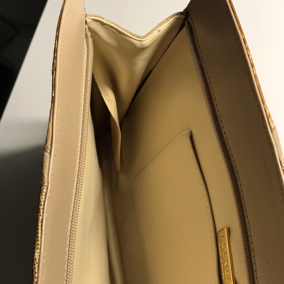 🦚HP🦚 J. Renee Clutch - Picture 4 of 5